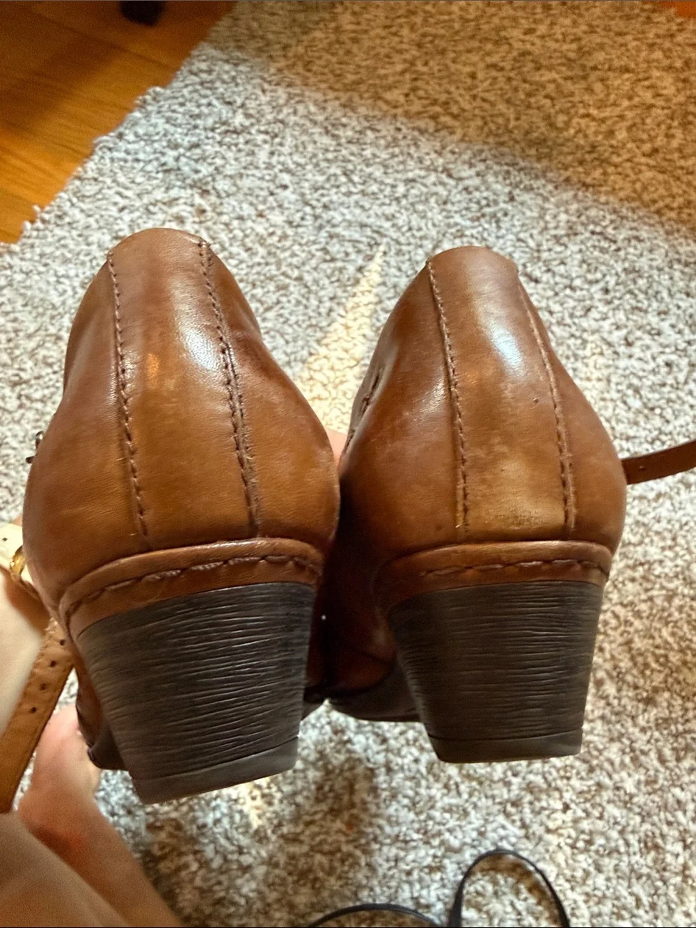 Rockport Cobb Hill Collection Beige Leather T-Strap Low Heels